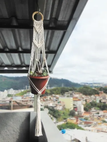 Porta suculenta em macramê - Fácil instalação