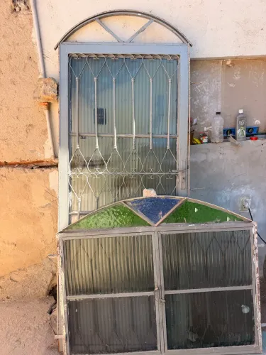 Porta e janela antiga