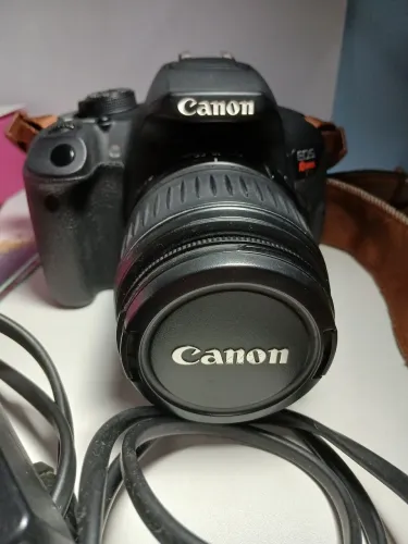 CÂMERA FOTOGRÁFICA CANON EOS T5i