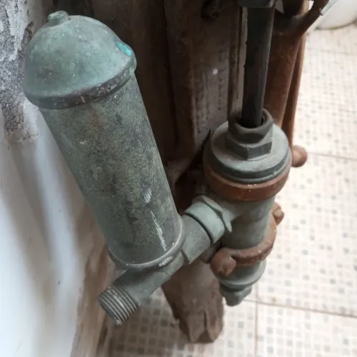 Antiga Bomba Manual D'água