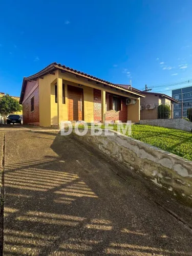Casa de 3 Dormitórios à Venda no Jardim Algarve, Alvorada/RS