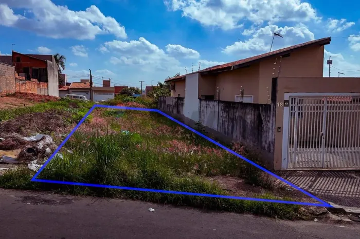 Terreno à venda no Jardim Dalla Costa, por R$ 60 mil