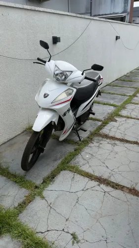 Moto F5 com 6 meses de uso 