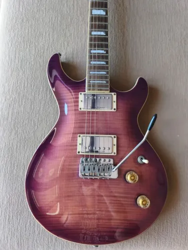 Guitarra Elétrica Cort M600T, cor azul, trastes em madre pérola