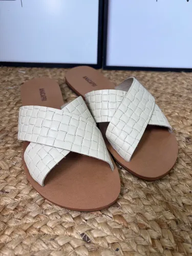 Rasteira tiras cruzadas em couro anacapri 38 (off-white)
