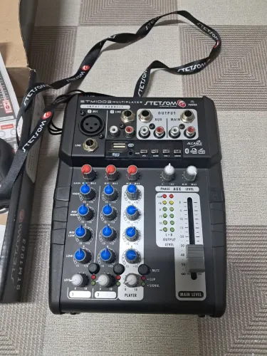 Mesa de som Stetsom STM 1003