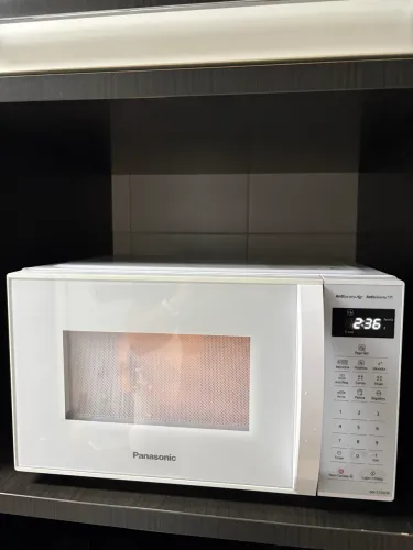Forno de Micro-ondas Panasonic 21L