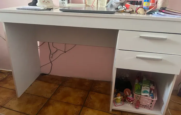 Escrivaninha 2 gavetas
