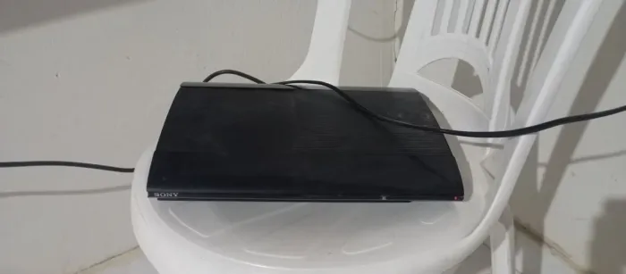 PS3 DESBLOQUEADO ( HEN 4.93) 250GB + 5 JOGOS DIGITAIS (USADO)