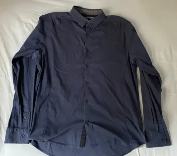 Camisas Sociais Azul e Preta