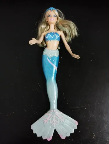 Barbie Sereia Selena 2011.