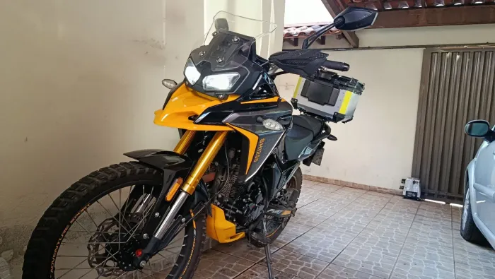 Shi 250 25/26 7.800km revisão em dia.