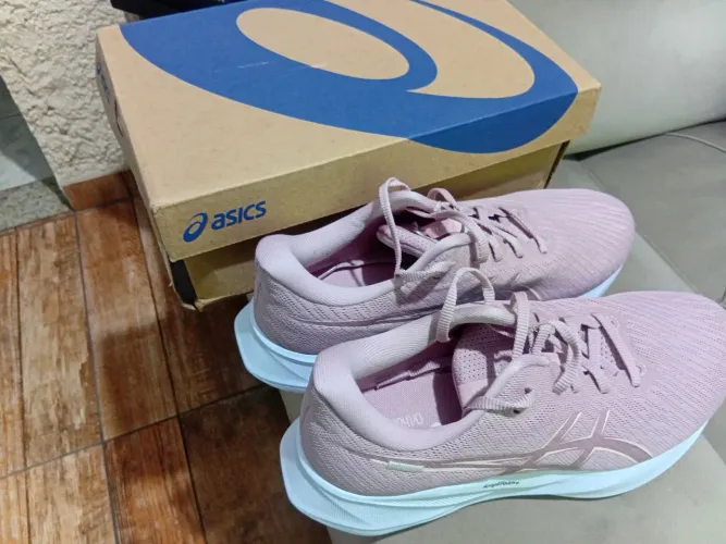 Tênis Asics feminino