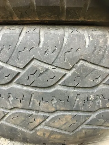 Vendo pneus para caminhonete 