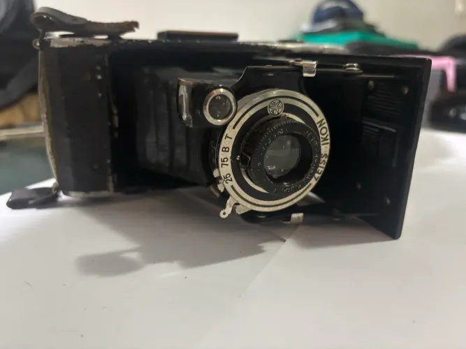 Câmera Antiga Zeiss Ikon - Peça Decorativa Vintage Autêntica