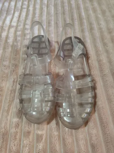 Vendo sandália da marca ZAXY número 38