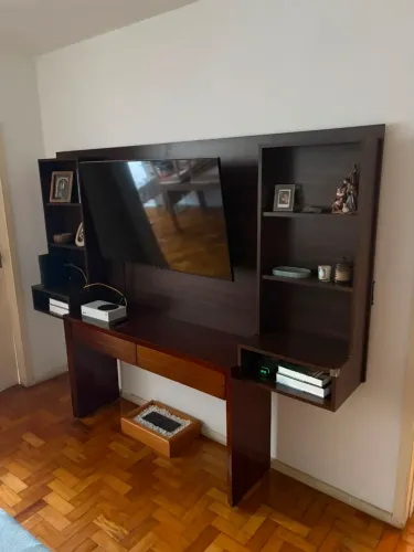 Painel + aparador em madeira