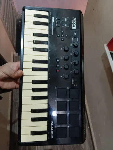 Controlador midi m áudio air 32 mini