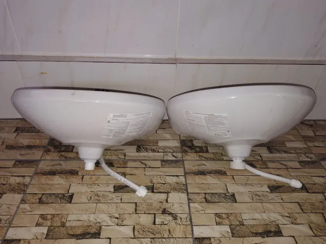 Duas pias Deca novas + torneiras (vendo juntas ou separadas)
