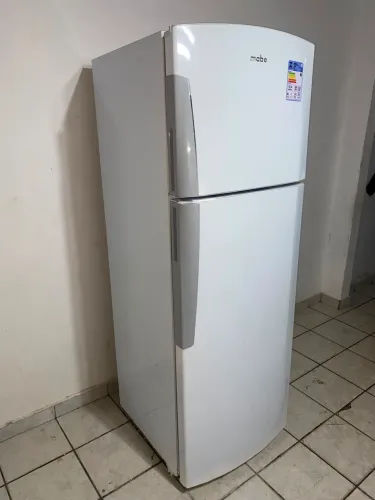 VENDO GELADEIRA MABE 400 LITROS