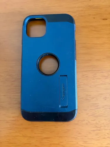 Capa iPhone spigen - resistente a impactos