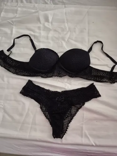 Conjunto de langerie seminovo preta de renda