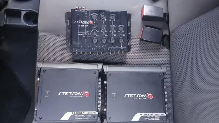 Potências Stetsom 800 e 1200 semi novo.