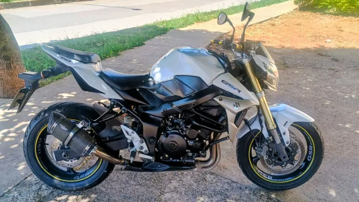 Suzuki 750 vender logo 33,999
