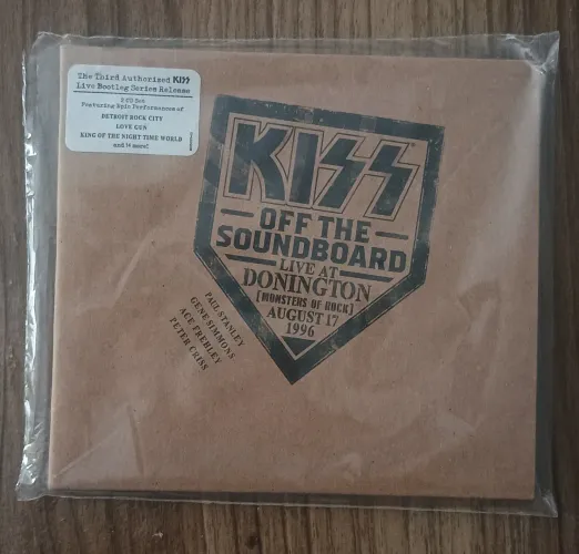 CD KISS OFF THE SOUNDBOARD: DONINGTON 1996 - Duplo Importado USA 