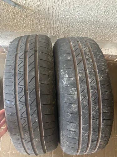 02 Pneus Remold Semi Novos