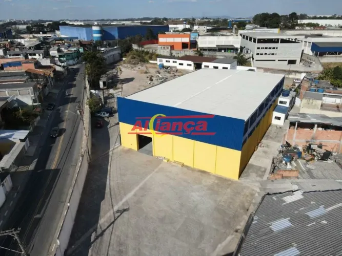 Galpão / Depósito / Armazém à venda, 2000m² - Água Chata
