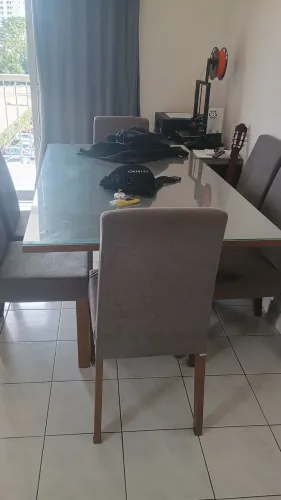 Mesa com tampo de vidro 6 cadeiras 