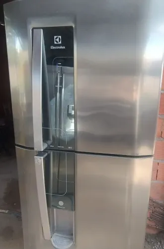 vendo geladeira gela mais não forma gelo 