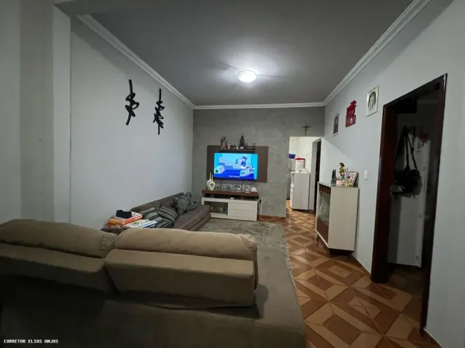 Casa para Venda em Caetité, Mulungo, 6 dormitórios, 2 banheiros, 3 vagas