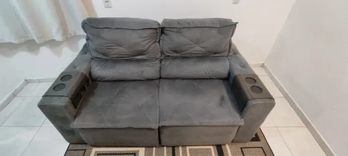 Sofá retrátil reclinável de 2 lugares - 1 ano de uso
