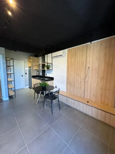 Locação Anual- Loft Mobiliado e equipado com 1 vaga de garagem - Balneário Camboriú