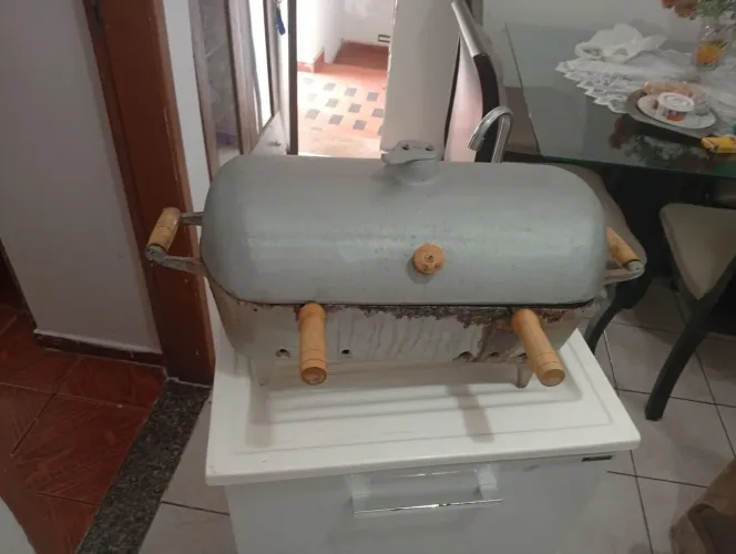 Churrasqueira de alumínio batido grande