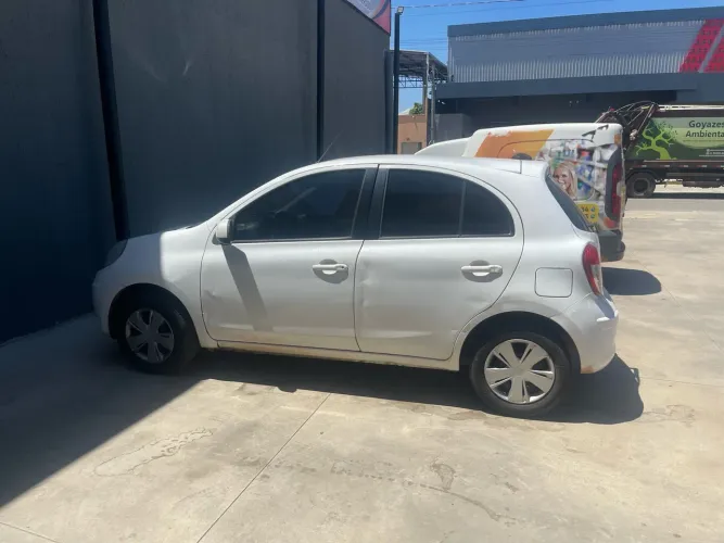 Nissan March S 1.0 16V Flex Fuel 5P 2014