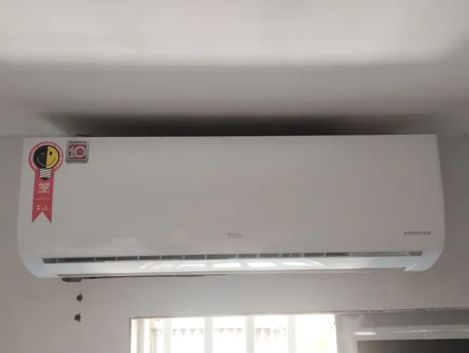 Ar-Condicionado TCL Inverter 12.000 BTU/h TAC-12CSA2 - 220V (Com erro E0)