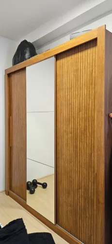 Guarda-roupa seminovo