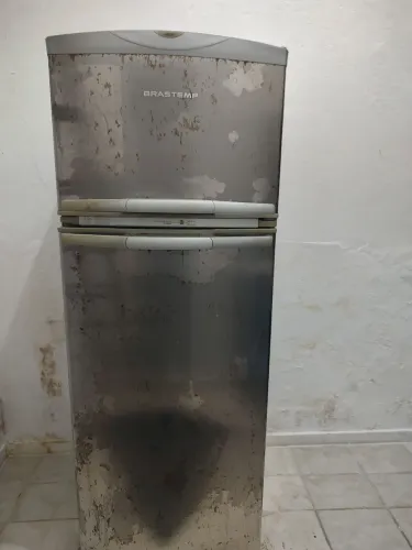 Vende -se este Refrigerador Brastemp