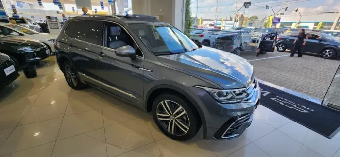 Volkswagen Tiguan Allspac R-line 300 TSI 2.0 2025