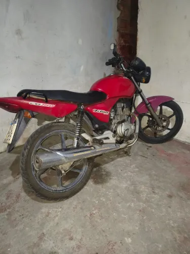 Moto em estado de nova apenas 6 mil