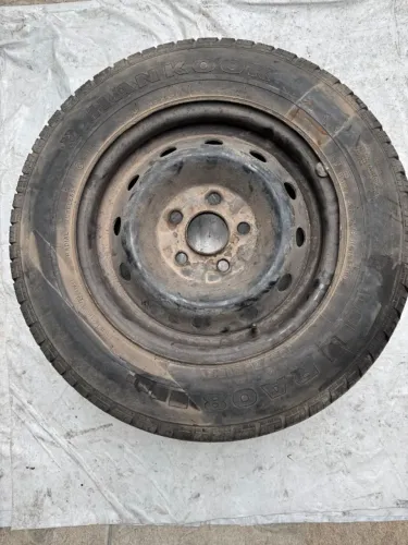 pneus/roda aro 15 hyundai hr 2,5/8v original pneus sucata