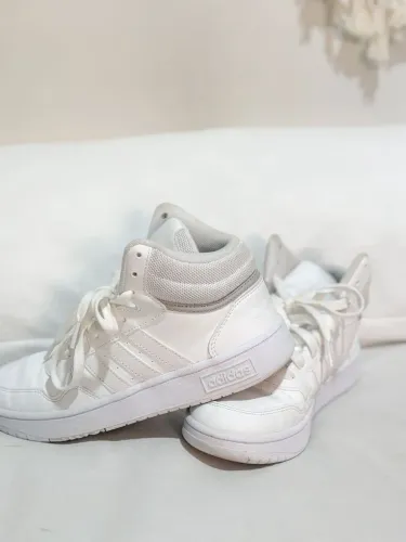 Tênis adidas original cano médio novo, 34/35