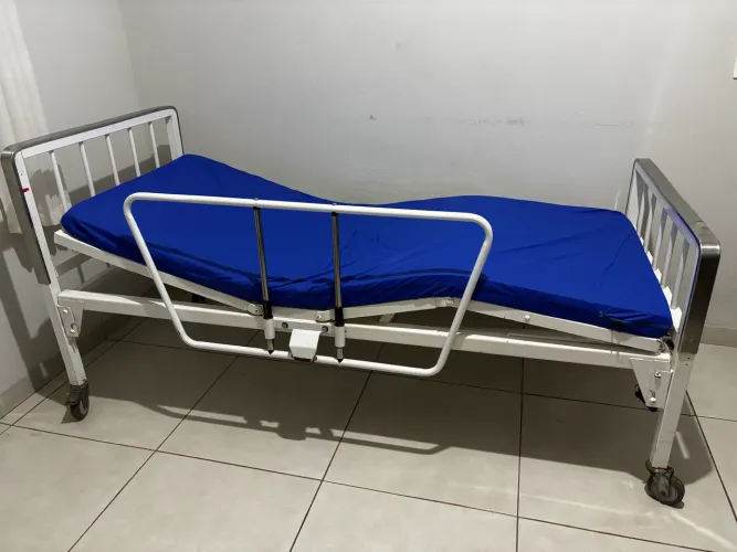 Cama Hospitalar Manual com Colchão