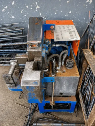 MÁQUINA HIDRÁULICA DE CORTE DE VERGALHÃO 32MM