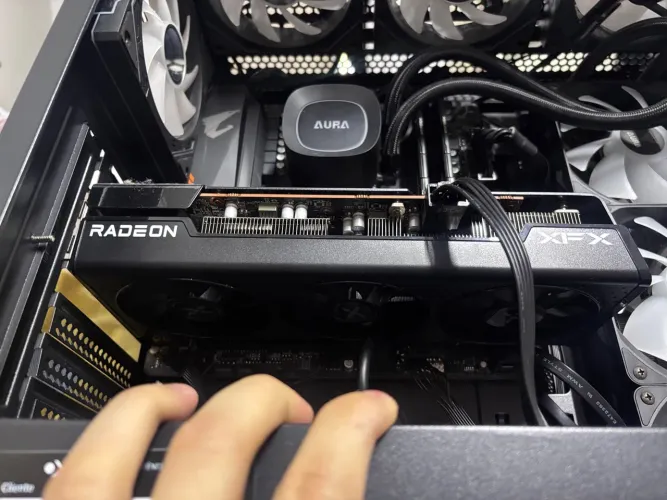 PLACA DE VIDEO RX7600