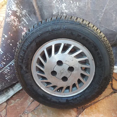 Pneu pirelli p 400 aro 13
