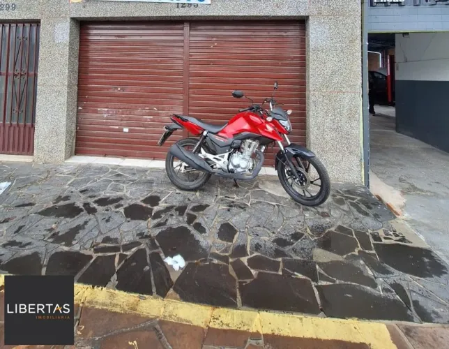 Sala Comercial vendida junto com o outro conjunto ao lado, e 4 Salas no segundo